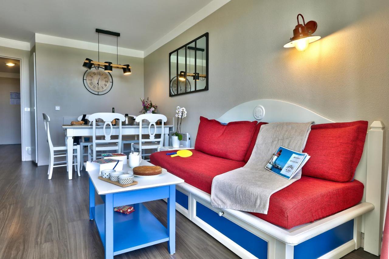Au Guilvinec Seaview: Beachfront Retreat with Pool and Garden Exterior photo